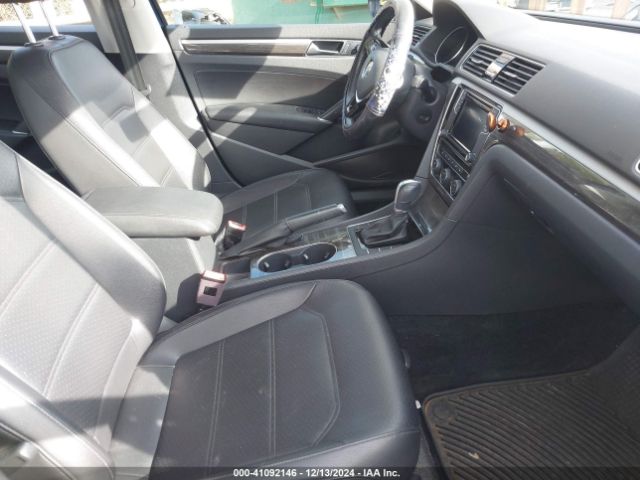 1VWBA7A34JC041803 Volkswagen Passat 2.0t Se