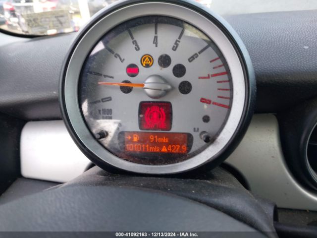 2009 MINI COOPER CLUBMAN WMWML33509TP98297 Photo 6
