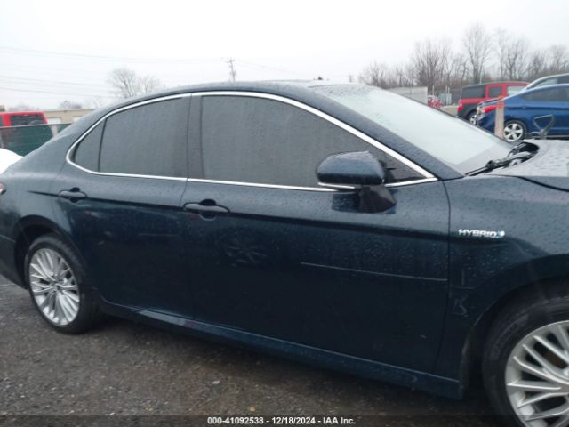 4T1B21HK2JU507700 Toyota Camry Hybrid Xle