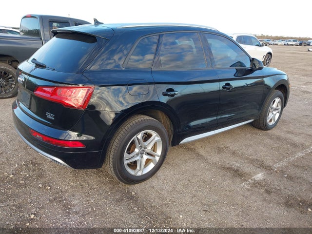 WA1ANAFY8J2178621 Audi Q5 2.0t Premium/2.0t Tech Premium