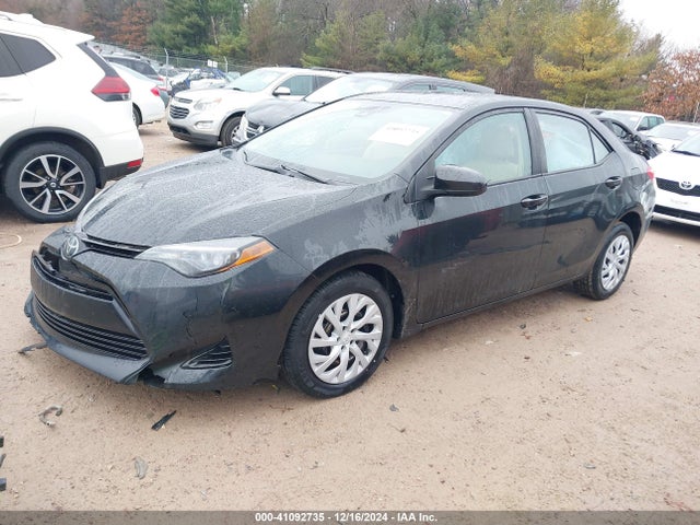 Toyota COROLLA LE 2018 2T1BURHE0JC076391 Image 2