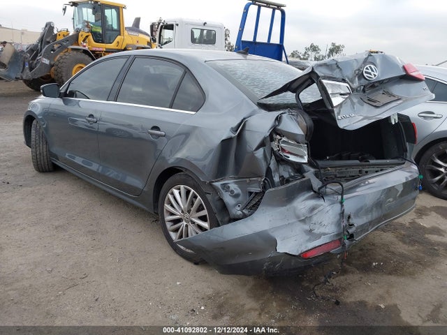 3VWD17AJ2FM283423 Volkswagen Jetta 1.8t Se