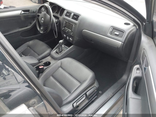 3VWD17AJ2FM283423 Volkswagen Jetta 1.8t Se