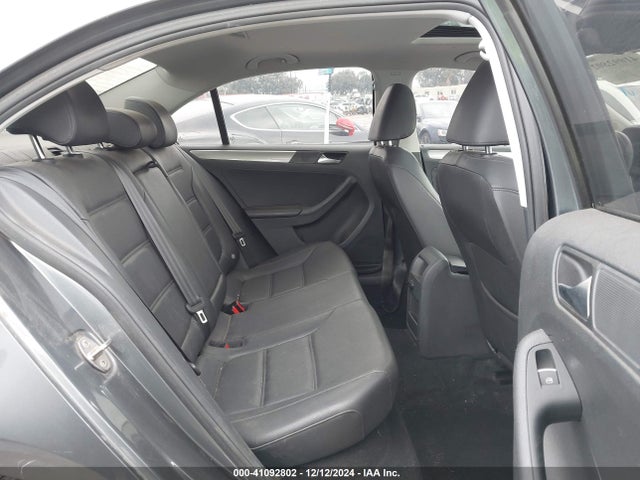 3VWD17AJ2FM283423 Volkswagen Jetta 1.8t Se