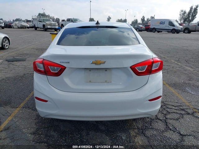 Chevrolet Cruze Ls Auto 2018 1G1BC5SM8J7190306 Image 16