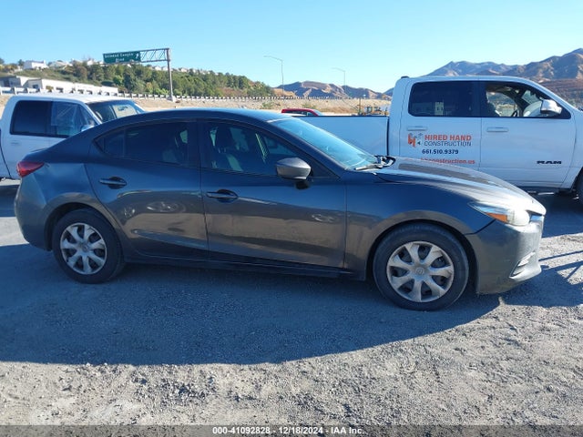3MZBN1U73JM176317 Mazda Mazda3 Sport