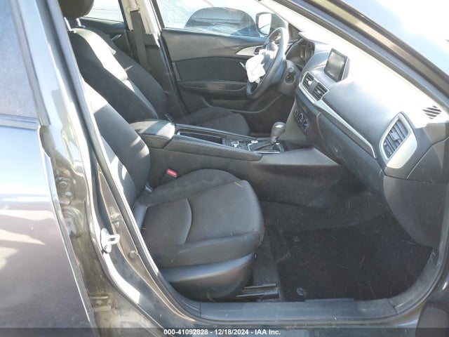 3MZBN1U73JM176317 Mazda Mazda3 Sport