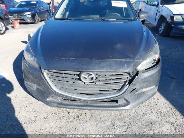 3MZBN1U73JM176317 Mazda Mazda3 Sport
