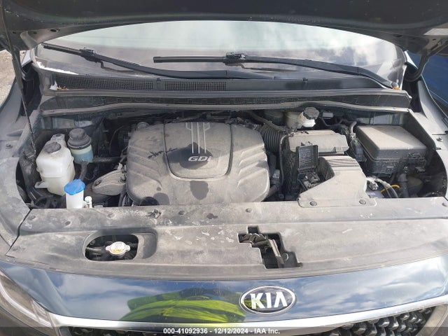 KIA SEDONA LX 2017 KNDMB5C16H6290783 Image 10