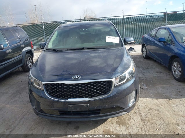 KIA SEDONA LX 2017 KNDMB5C16H6290783 Image 12