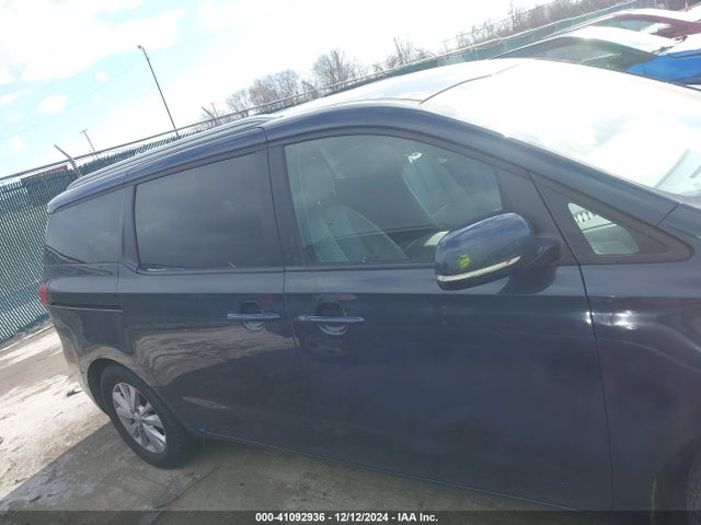 KIA SEDONA LX 2017 KNDMB5C16H6290783 Image 13