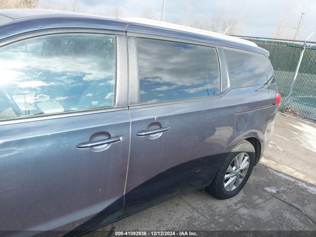 KIA SEDONA LX 2017 KNDMB5C16H6290783 Image 14