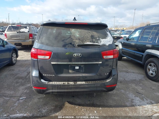 KIA SEDONA LX 2017 KNDMB5C16H6290783 Image 16
