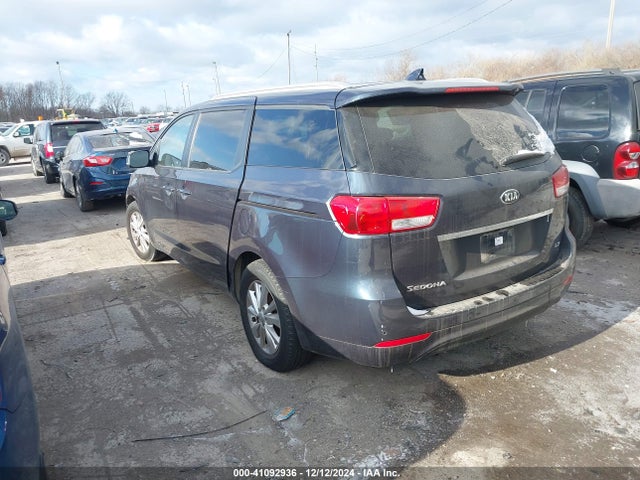 KIA SEDONA LX 2017 KNDMB5C16H6290783 Image 3