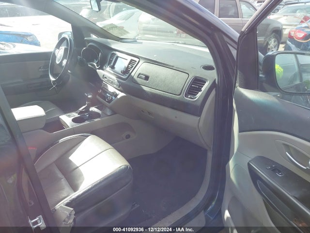 KIA SEDONA LX 2017 KNDMB5C16H6290783 Image 5