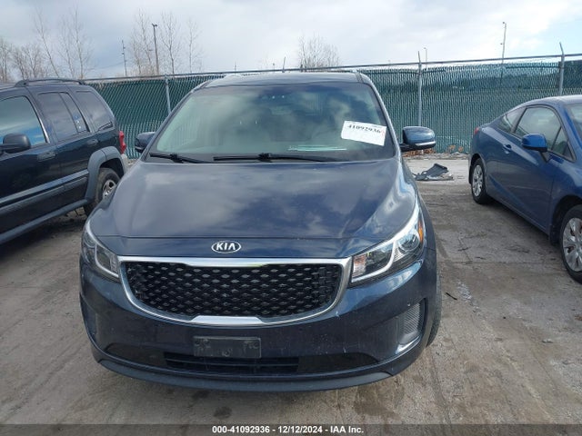 KIA SEDONA LX 2017 KNDMB5C16H6290783 Image 6