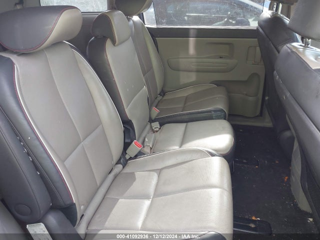 KIA SEDONA LX 2017 KNDMB5C16H6290783 Image 8