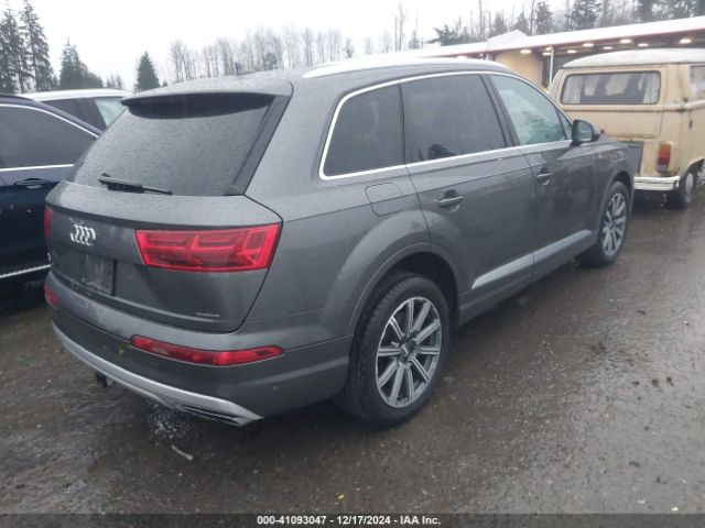 WA1VAAF75KD031828 Audi Q7 55 Premium