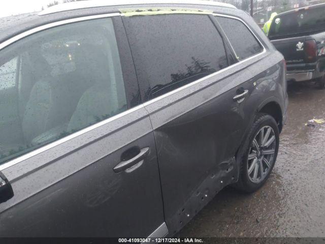 WA1VAAF75KD031828 Audi Q7 55 Premium