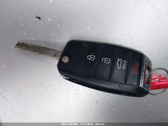 KIA Optima Lx 2018 5XXGT4L33JG194140 Image 11