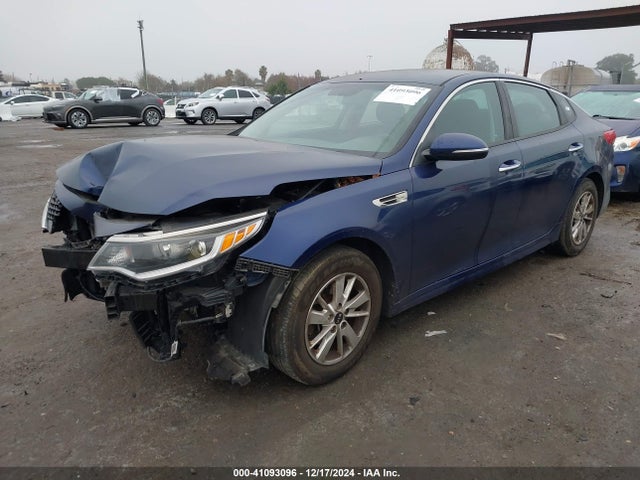 KIA Optima Lx 2018 5XXGT4L33JG194140 Image 2