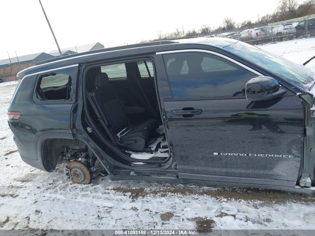 1C4RJKAG2R8575310 Jeep Grand Cherokee L Laredo X 4x4