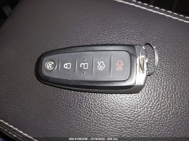 Ford Escape Titanium 2018 1FMCU9J90JUB17568 Image 11