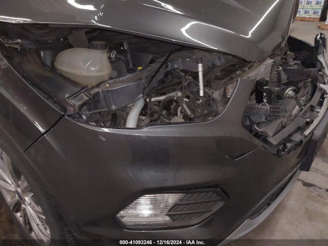 Ford Escape Titanium 2018 1FMCU9J90JUB17568 Image 19