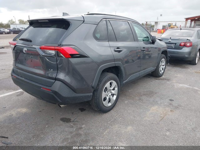 2T3H1RFV3MW142741 Toyota RAV4 LE