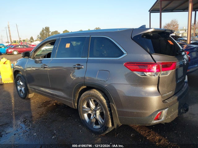 Toyota Highlander Limited Platinum 2018 5TDDZRFH7JS490525 Image 14