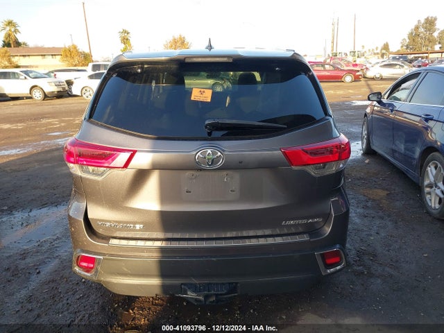 Toyota Highlander Limited Platinum 2018 5TDDZRFH7JS490525 Image 16