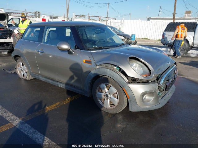 2018 MINI HARDTOP WMWXP5C53J3C65073 Photo 0