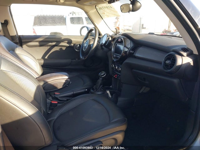 2018 MINI HARDTOP WMWXP5C53J3C65073 Photo 4