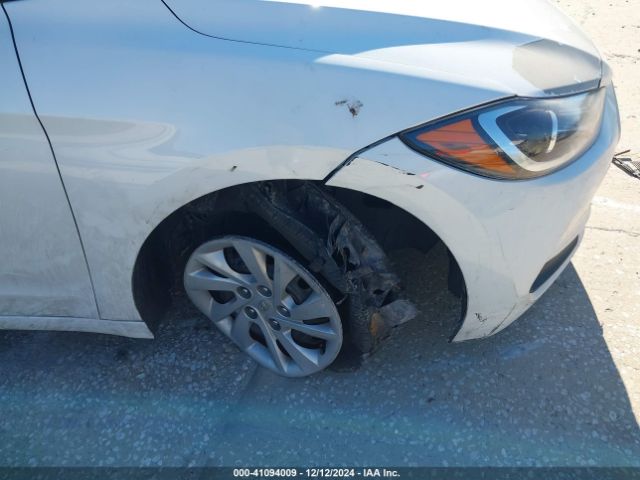 5NPD74LF9JH295723 Hyundai ELANTRA SE