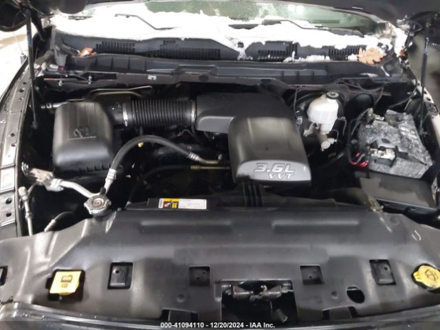 1C6RR7KG4JS179379 RAM 1500 Express  4x4 5'7 Box