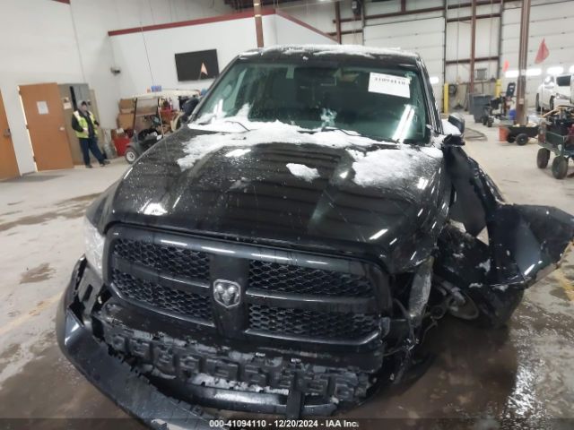 1C6RR7KG4JS179379 RAM 1500 Express  4x4 5'7 Box