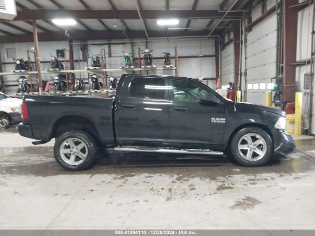 1C6RR7KG4JS179379 RAM 1500 Express  4x4 5'7 Box