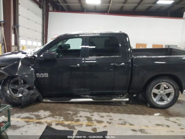 1C6RR7KG4JS179379 RAM 1500 Express  4x4 5'7 Box