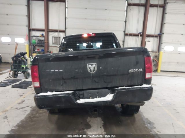 1C6RR7KG4JS179379 RAM 1500 Express  4x4 5'7 Box