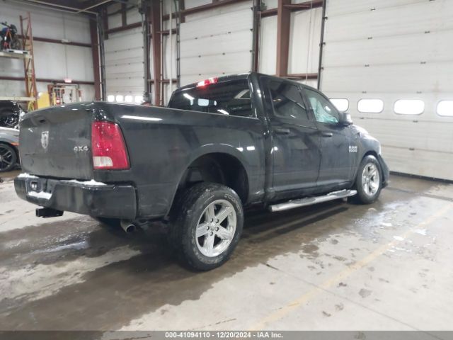 1C6RR7KG4JS179379 RAM 1500 Express  4x4 5'7 Box