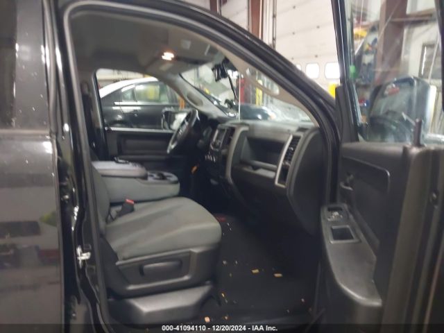 1C6RR7KG4JS179379 RAM 1500 Express  4x4 5'7 Box