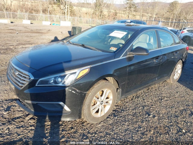 Hyundai SONATA SE 2016 5NPE24AF0GH407968 Image 2