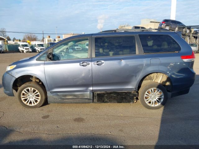 5TDYK3DC8ES514928 Toyota Sienna Xle/limited