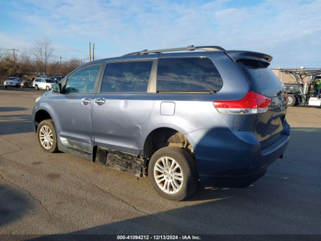 5TDYK3DC8ES514928 Toyota Sienna Xle/limited