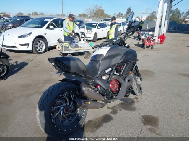 2016 DUCATI DIAVEL ZDM13BSW3GB028516 Photo 3