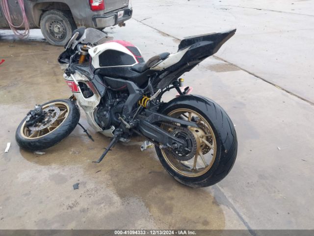 2022 YAMAHA YZFR7 JYARM38E6NA002863 Photo 2