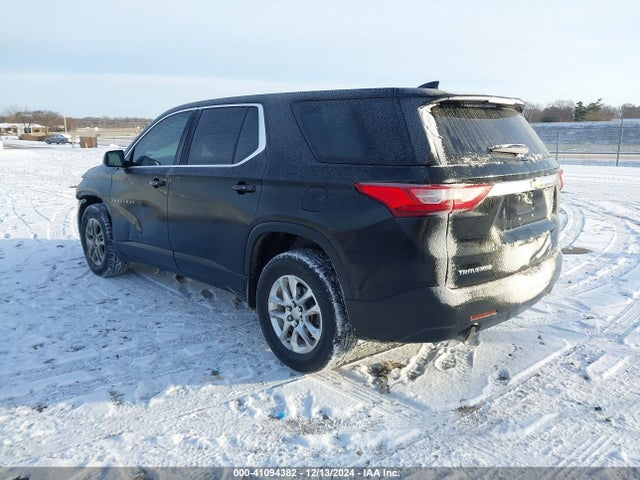 Chevrolet Traverse Ls 2019 1GNERFKW1KJ138747 Image 3