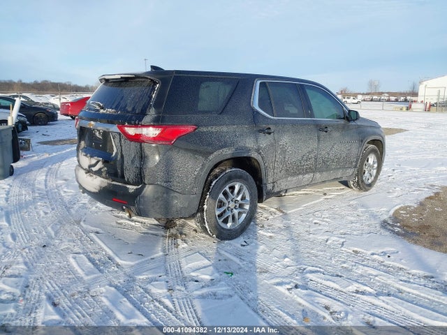 Chevrolet Traverse Ls 2019 1GNERFKW1KJ138747 Image 4