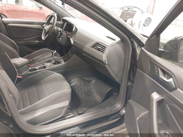 2024 VOLKSWAGEN JETTA 3VWAM7BU1RM031072 Photo 4