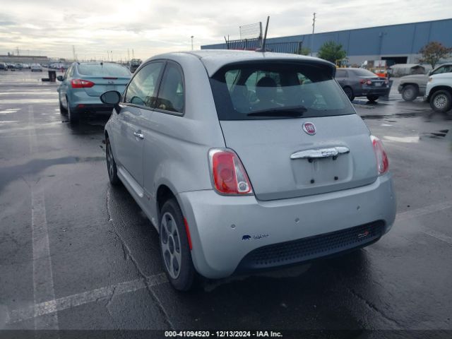 2014 FIAT 500E 3C3CFFGE5ET225285 Photo 2